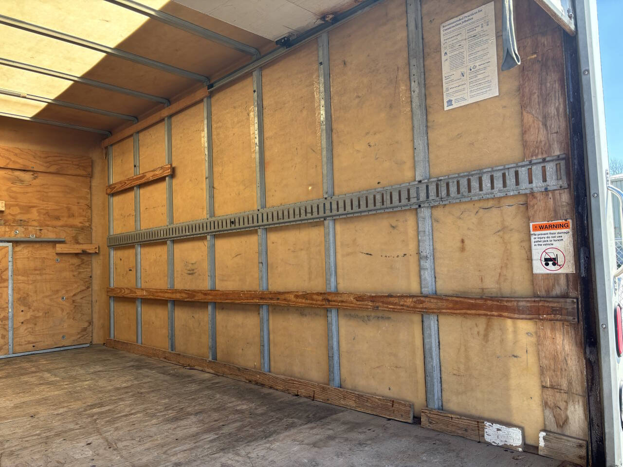Used 2015 Chevrolet Express 3500 Extended RWD image 15