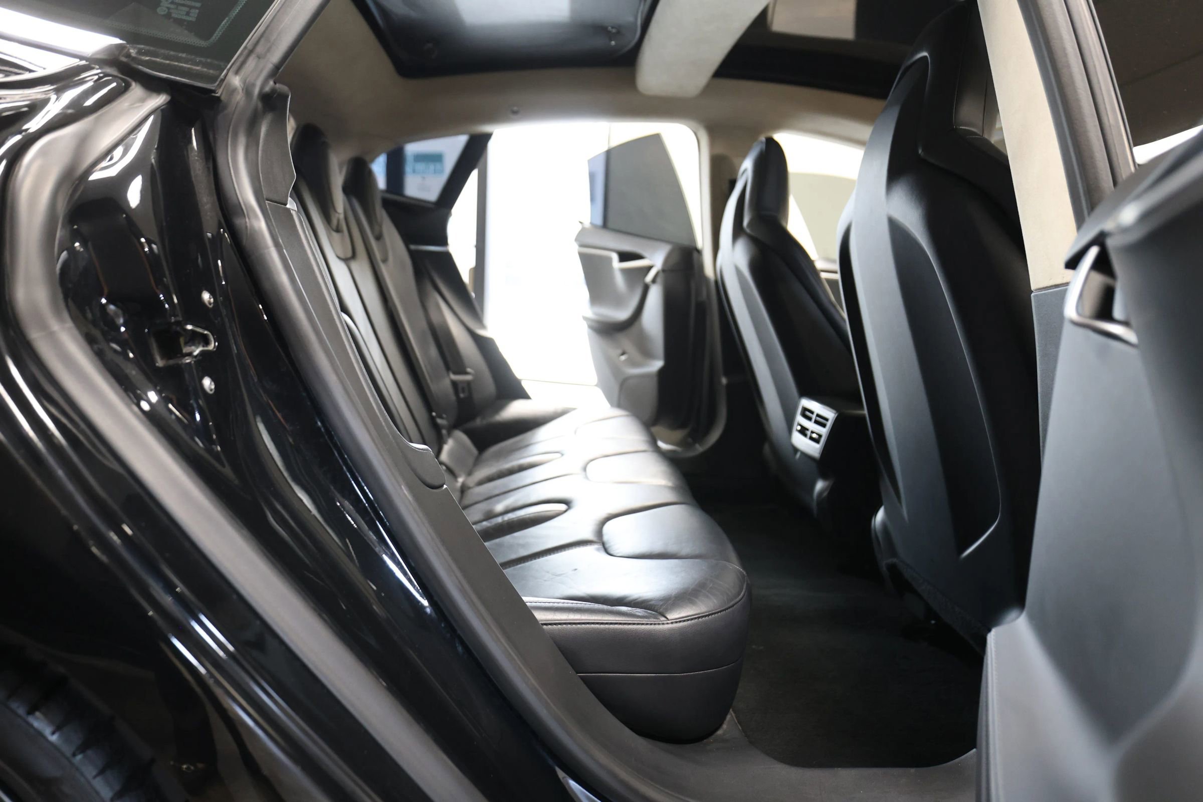 Used 2014 Tesla Model S P85 image 47