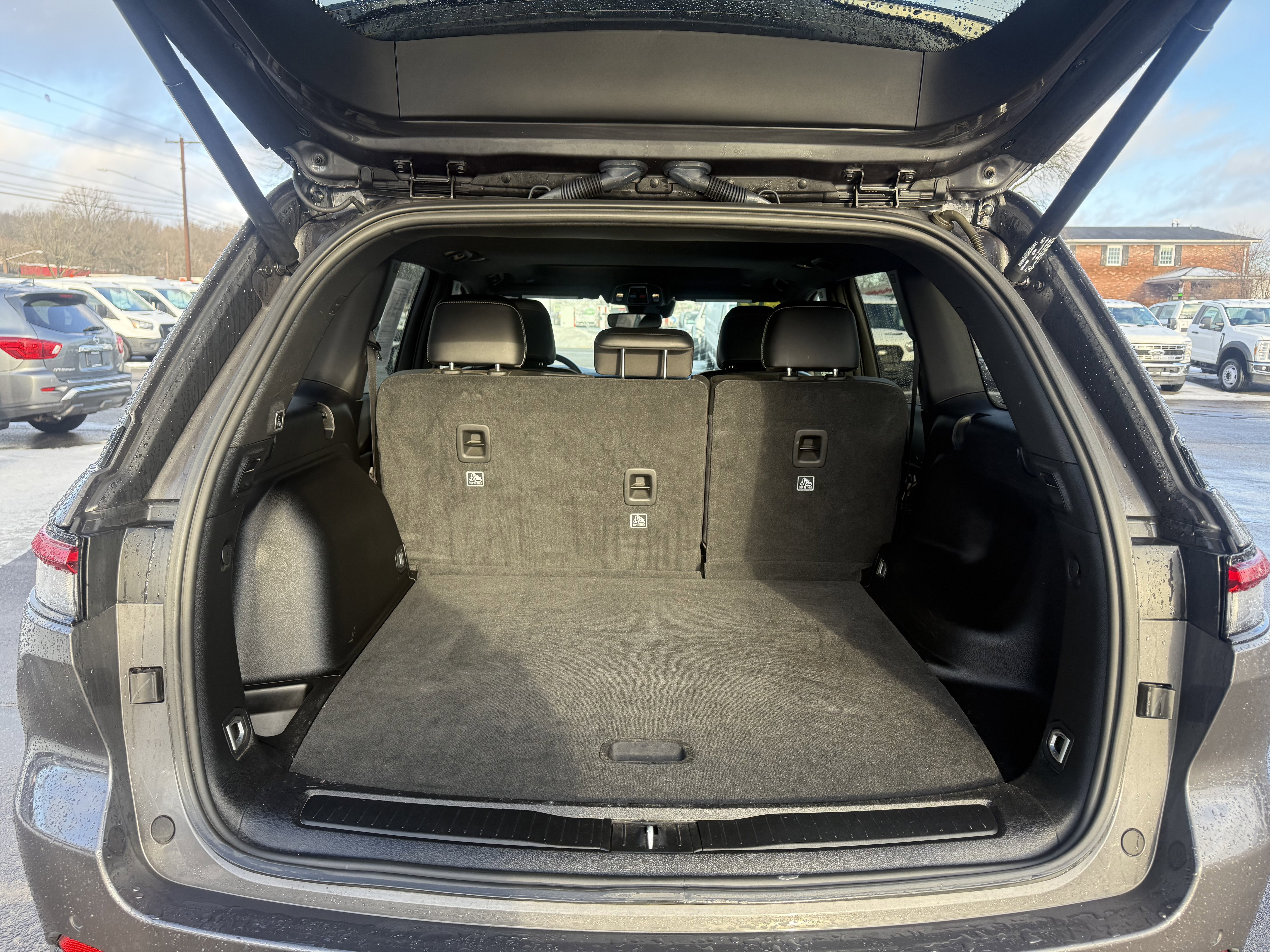 Used 2023 Jeep Grand Cherokee Altitude image 9