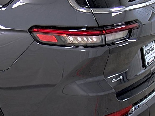 New 2025 Jeep Grand Cherokee L Limited w/ Luxury Tech Group II image 10