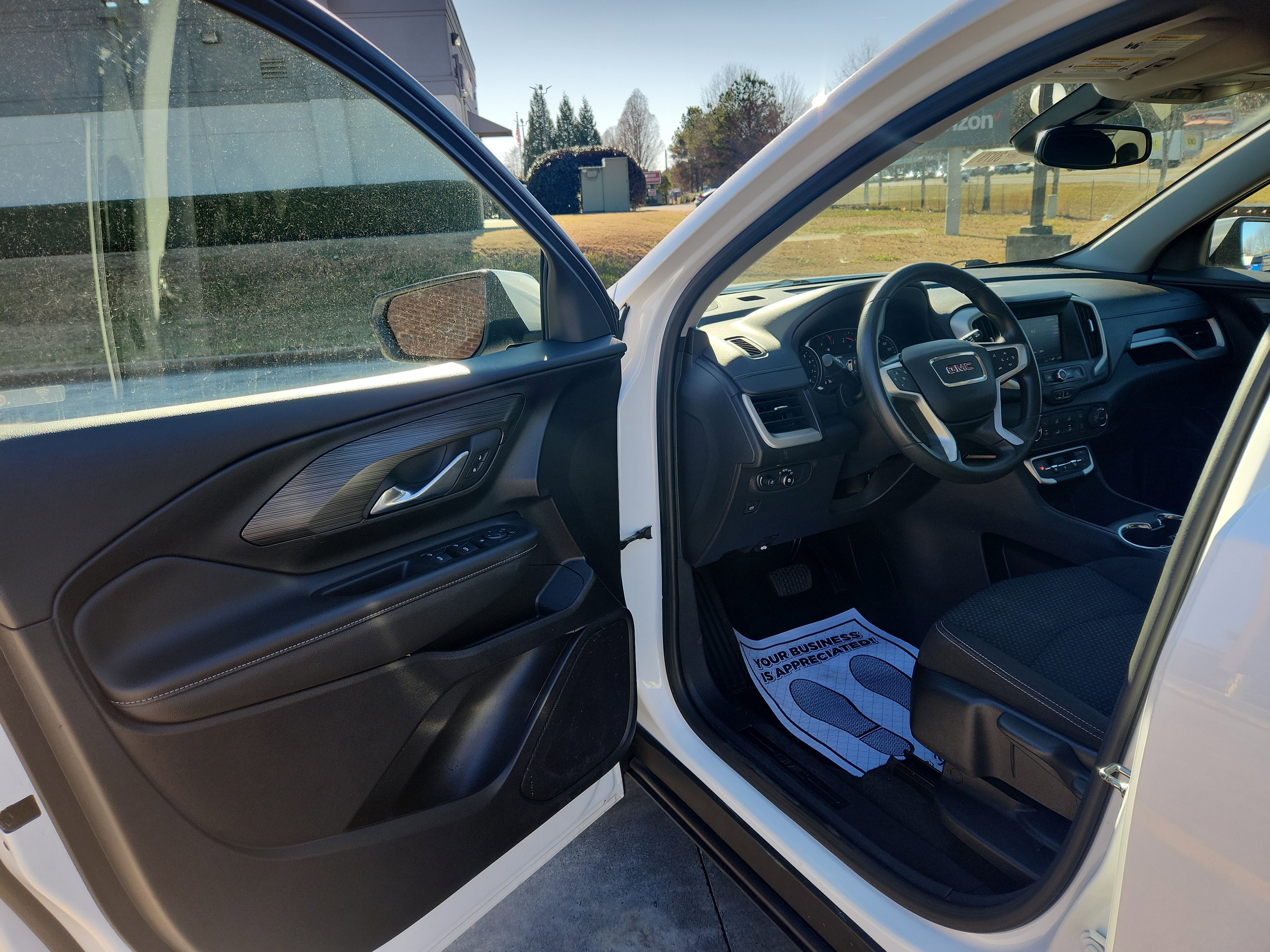 Used 2024 GMC Terrain SLE image 19