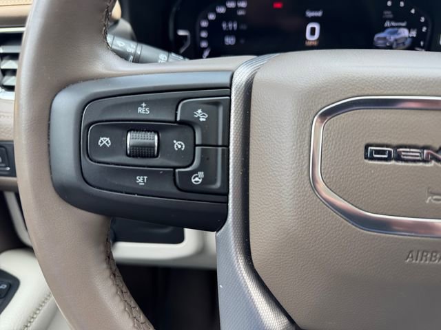 Used 2023 GMC Yukon XL Denali image 14