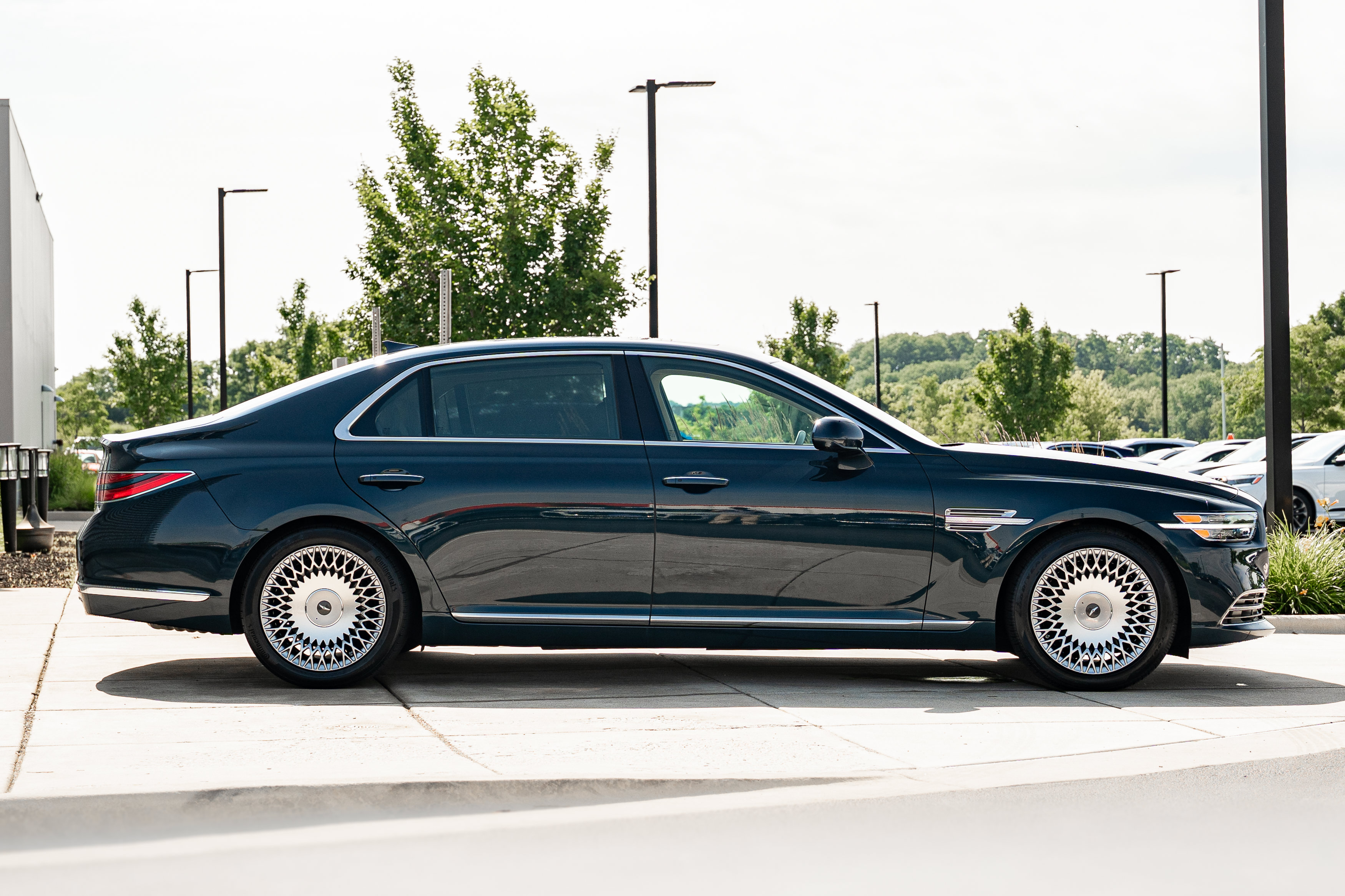 Used 2022 Genesis G90 5.0 Ultimate AWD/4WD image 3