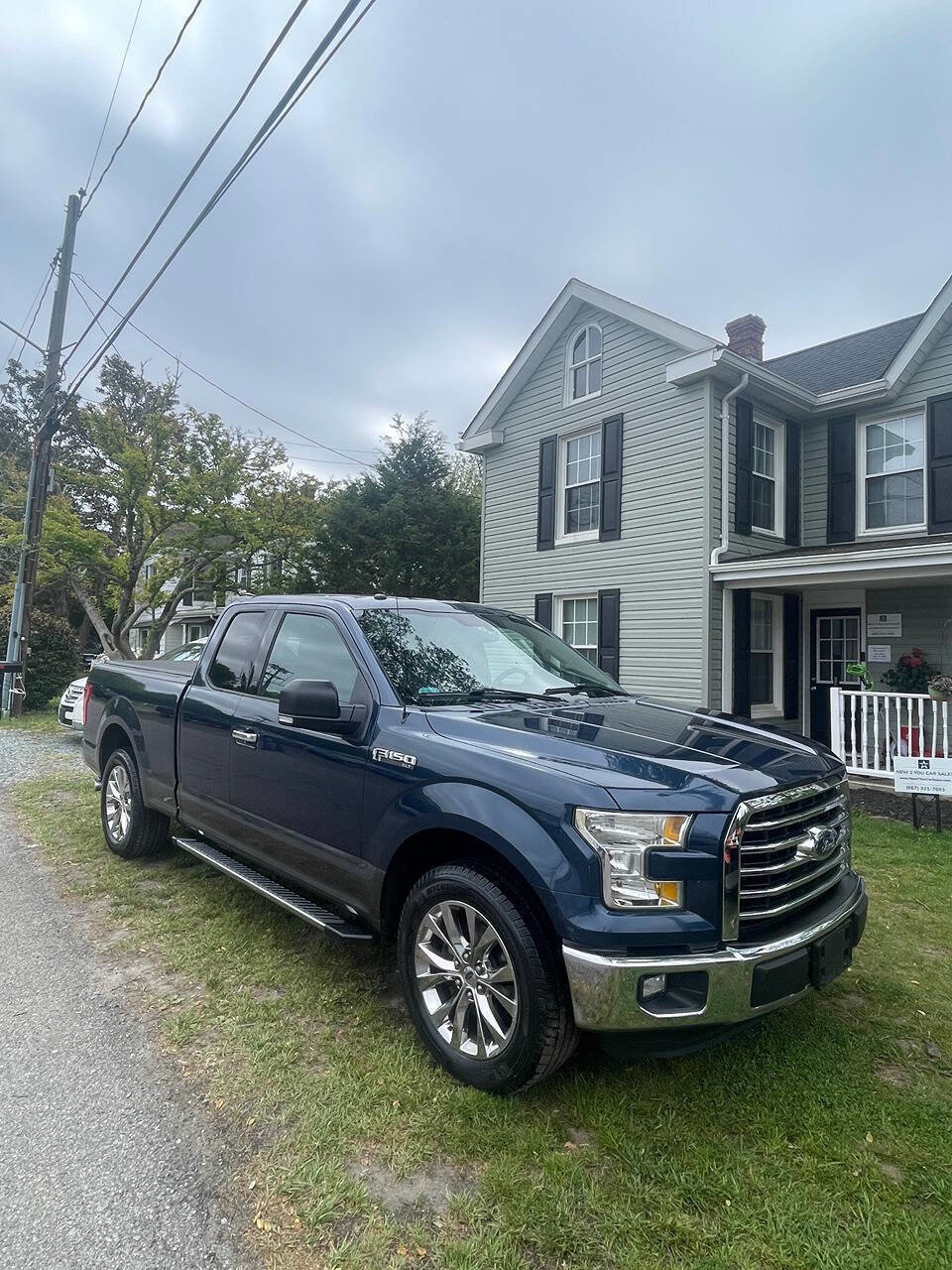 Used 2016 Ford F150 XLT w/ Equipment Group 301A Mid RWD image 2