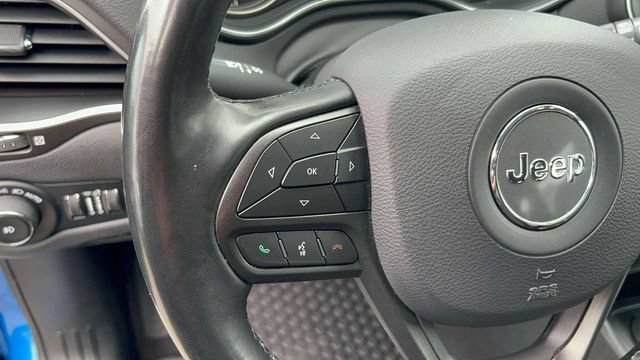 Used 2020 Jeep Cherokee Trailhawk w/ Cold Weather Group AWD/4WD image 22
