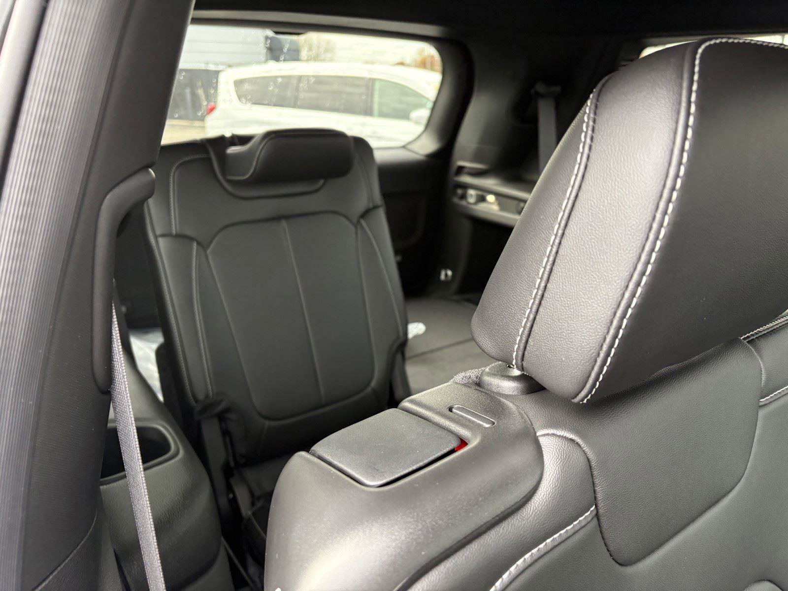 New 2025 Jeep Grand Cherokee L Limited w/ Trailer Tow Package image 13