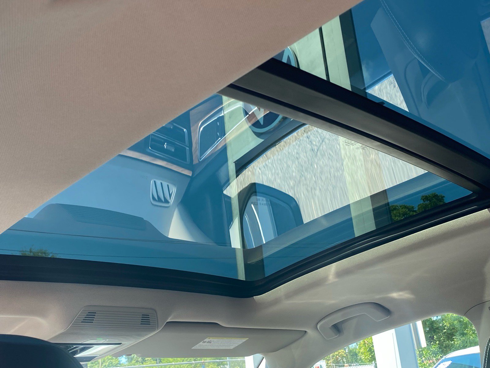 Certified 2024 Volkswagen Atlas SE FWD image 17