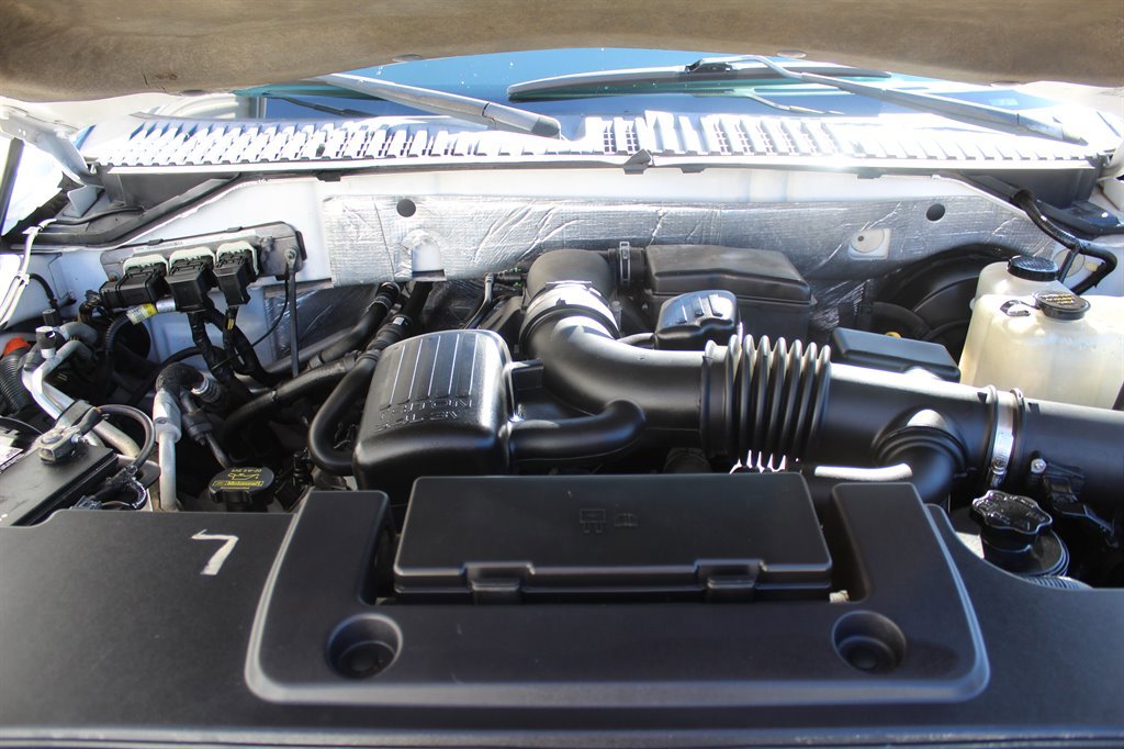 Used 2011 Ford Expedition EL XLT image 10