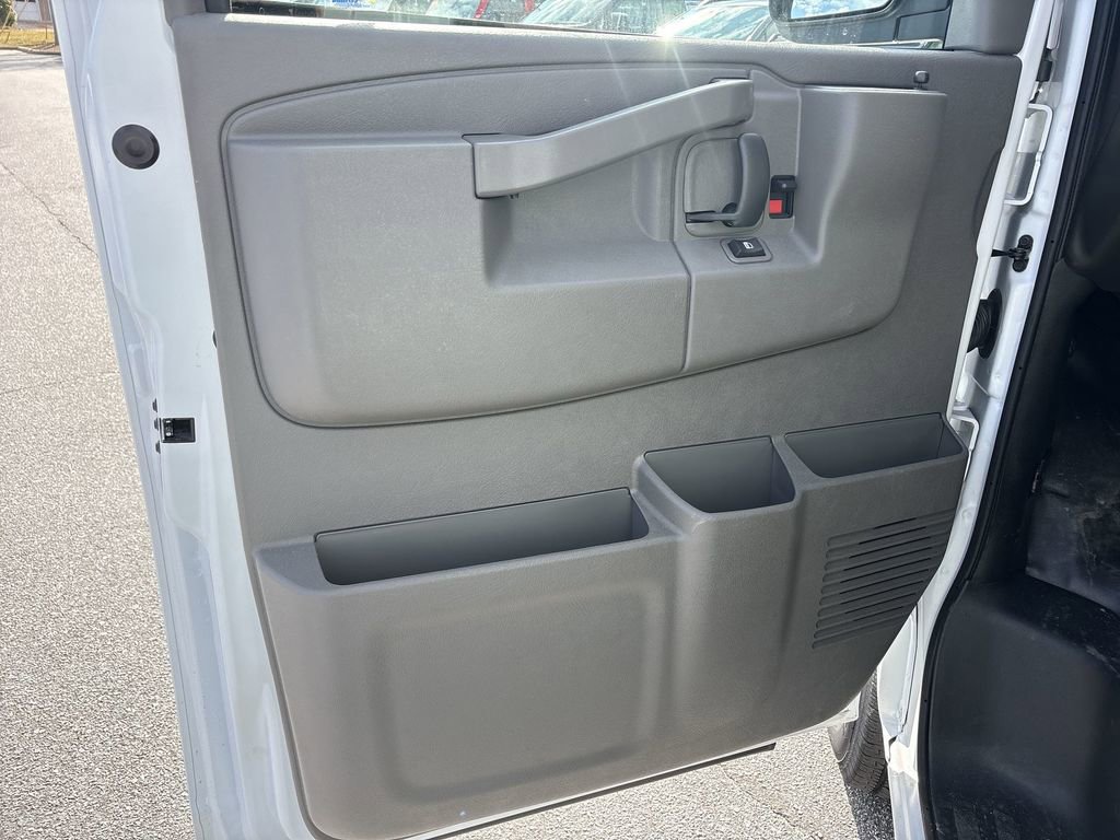 New 2025 Chevrolet Express 3500 Extended w/ Driver Convenience Package RWD image 19