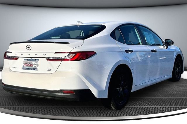 Used 2025 Toyota Camry LE image 6