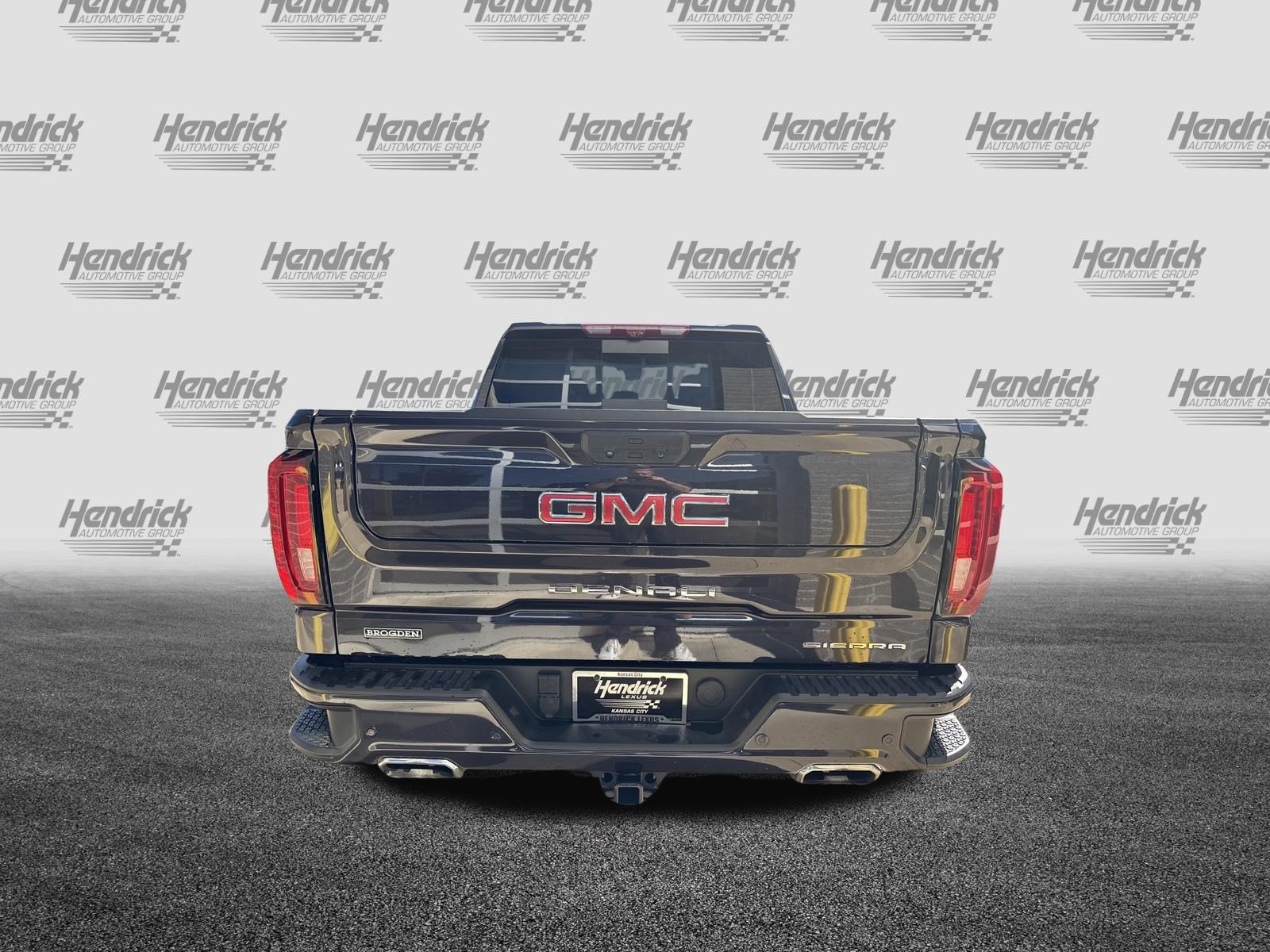 Used 2025 GMC Sierra 1500 Denali w/ Denali Reserve Package AWD/4WD image 9