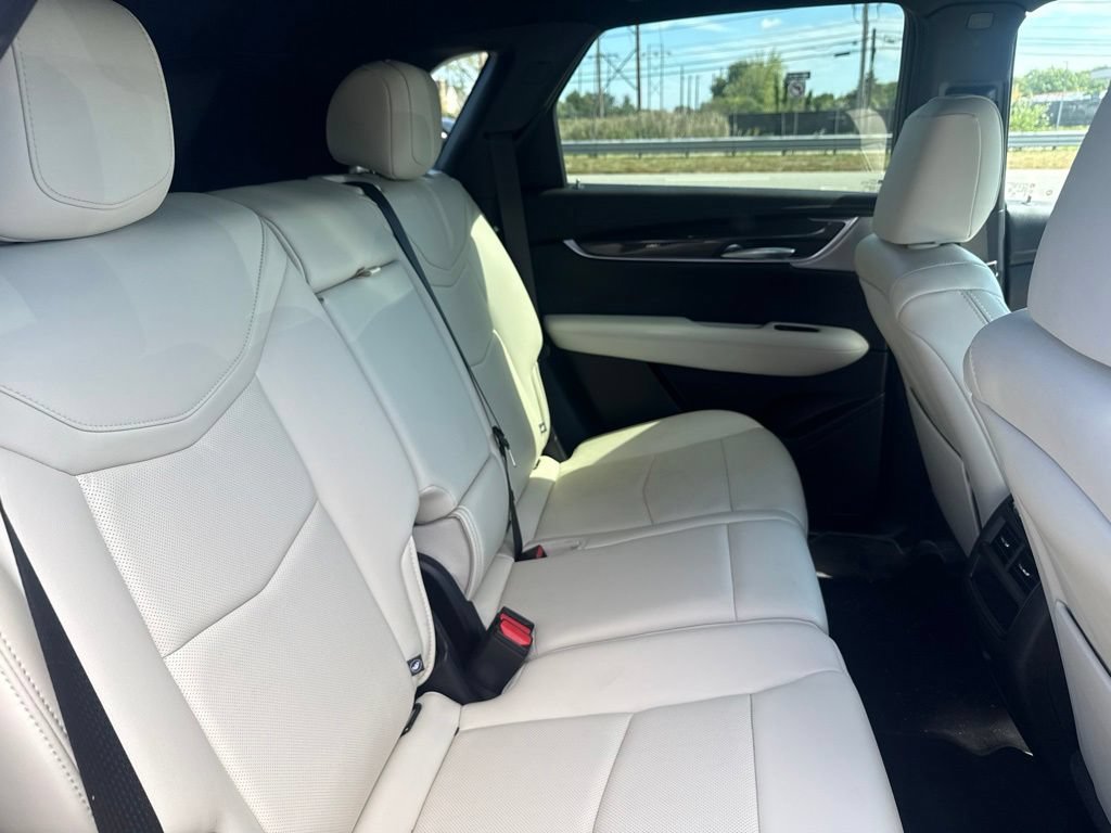 Used 2024 Cadillac XT5 Sportv w/ Technology Package AWD/4WD image 25