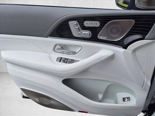 Used 2026 Mercedes-Benz Maybach GLS 600 4MATIC image 10