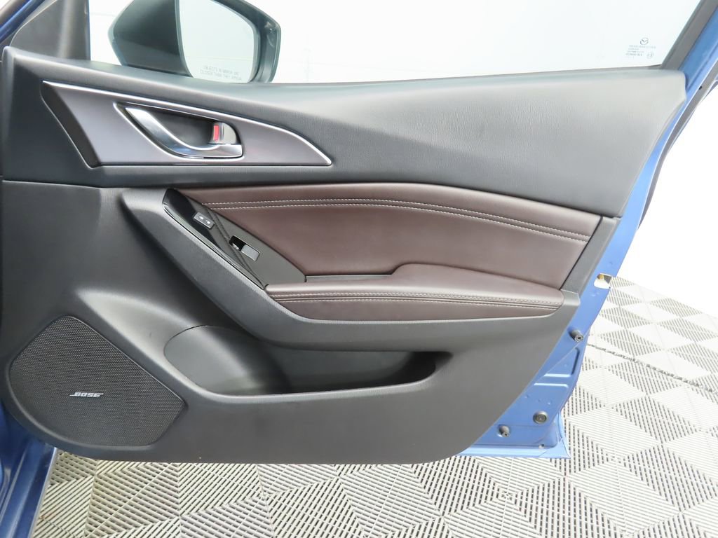 Used 2018 MAZDA MAZDA3 Grand Touring w/ Premium Equipment Package image 25