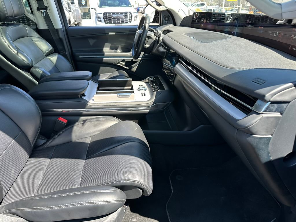 Used 2025 Lincoln Navigator Reserve AWD/4WD image 29