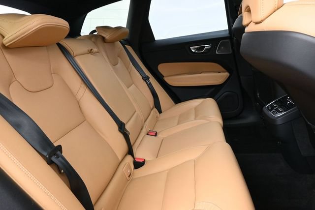 Used 2023 Volvo XC60 B6 Ultimate w/ Protection Package Premier AWD/4WD image 33