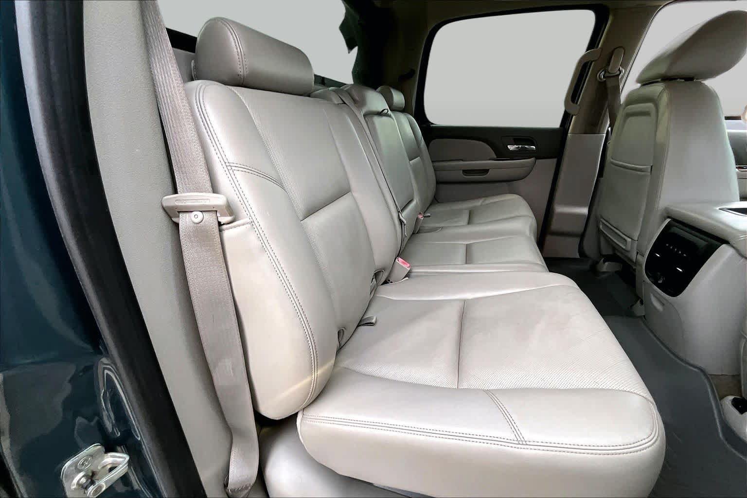 Used 2011 Chevrolet Avalanche LTZ RWD image 20