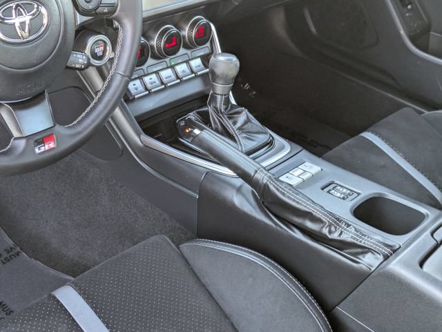 Used 2025 Toyota GR86 Premium w/ Performance Package RWD image 11