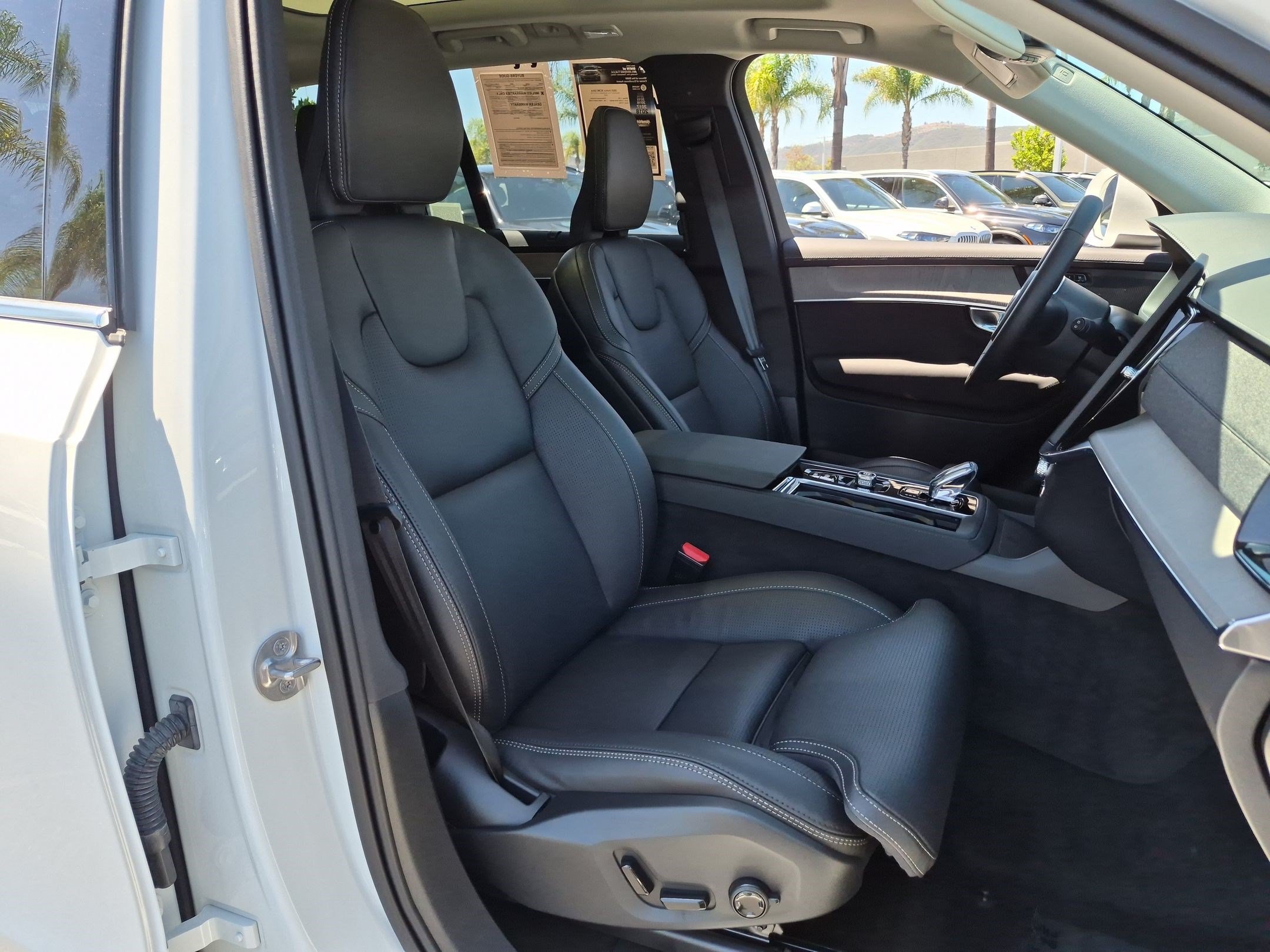 Used 2025 Volvo XC90 B5 Ultra AWD/4WD image 34