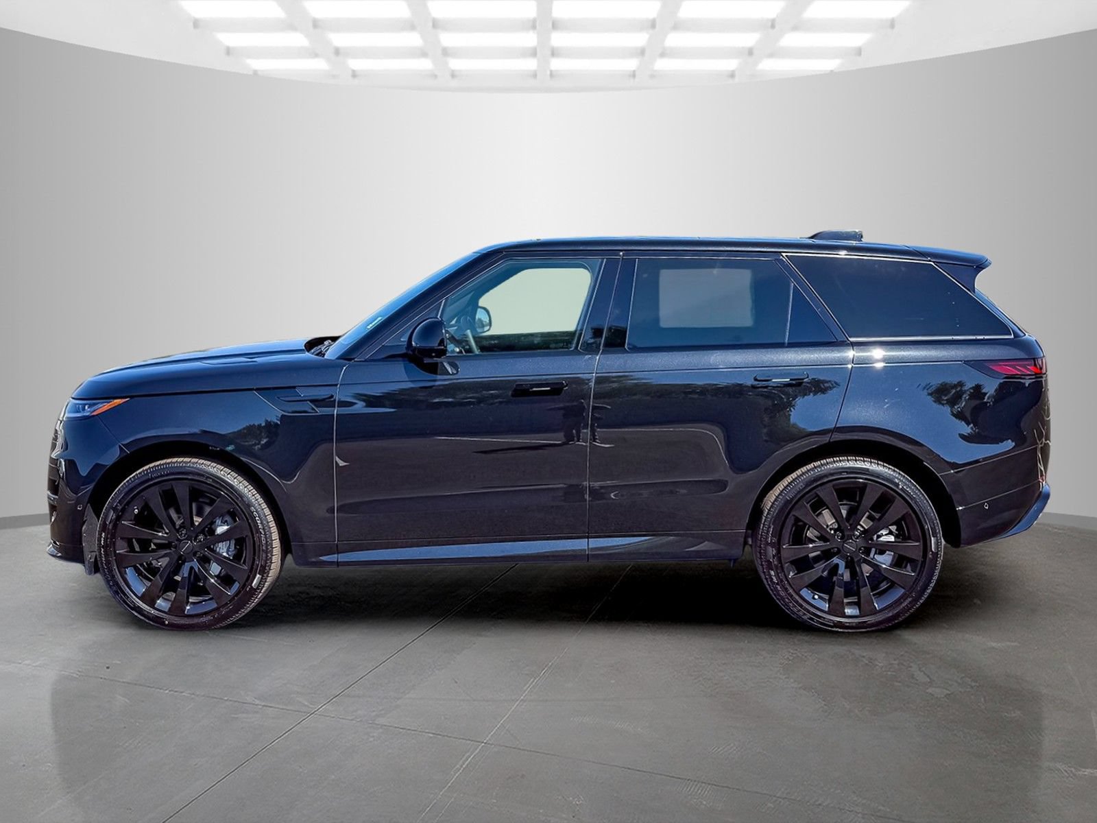 New 2026 Land Rover Range Rover Sport Dynamic SE AWD/4WD image 2