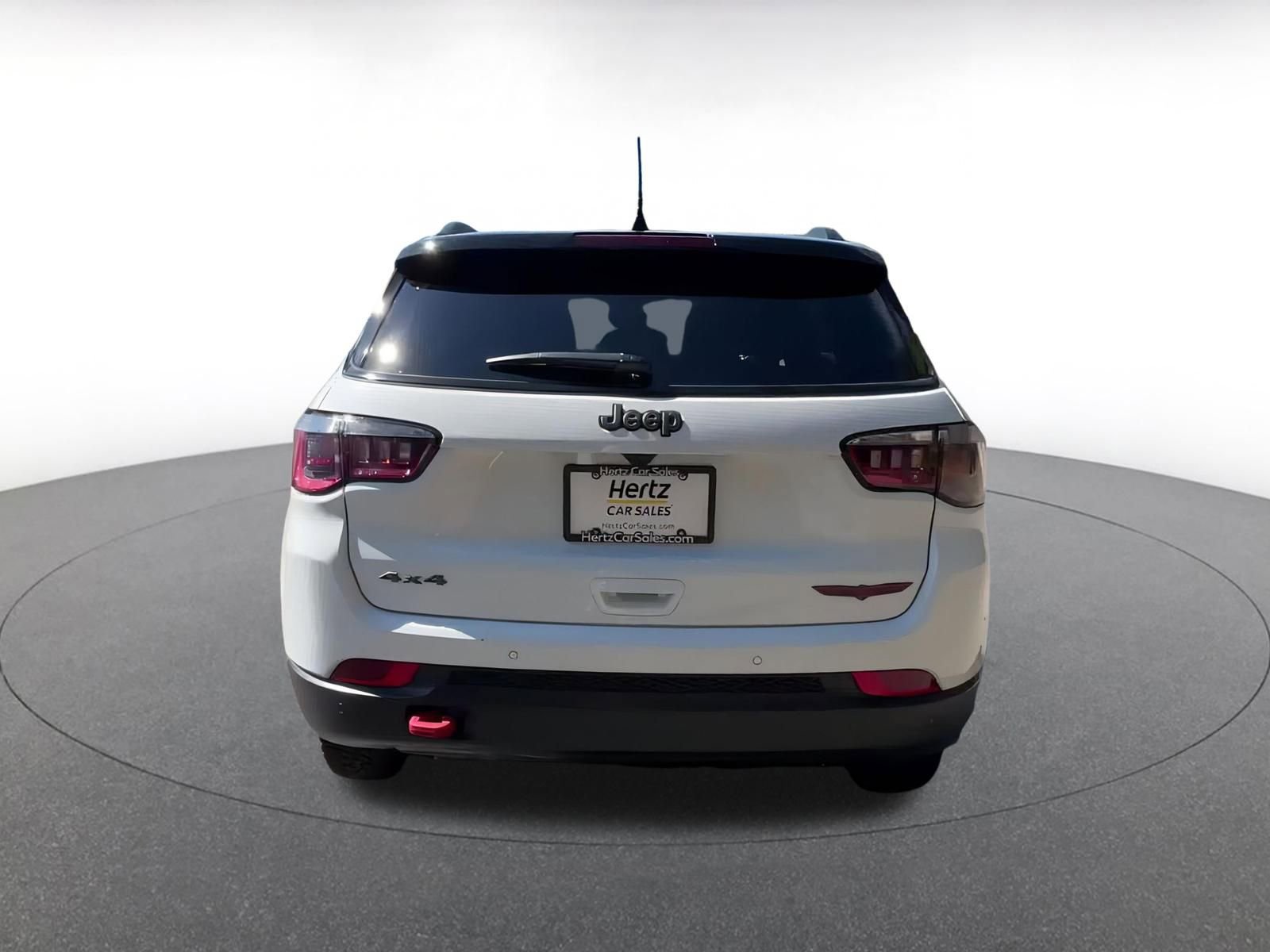 Used 2025 Jeep Compass Trailhawk image 12