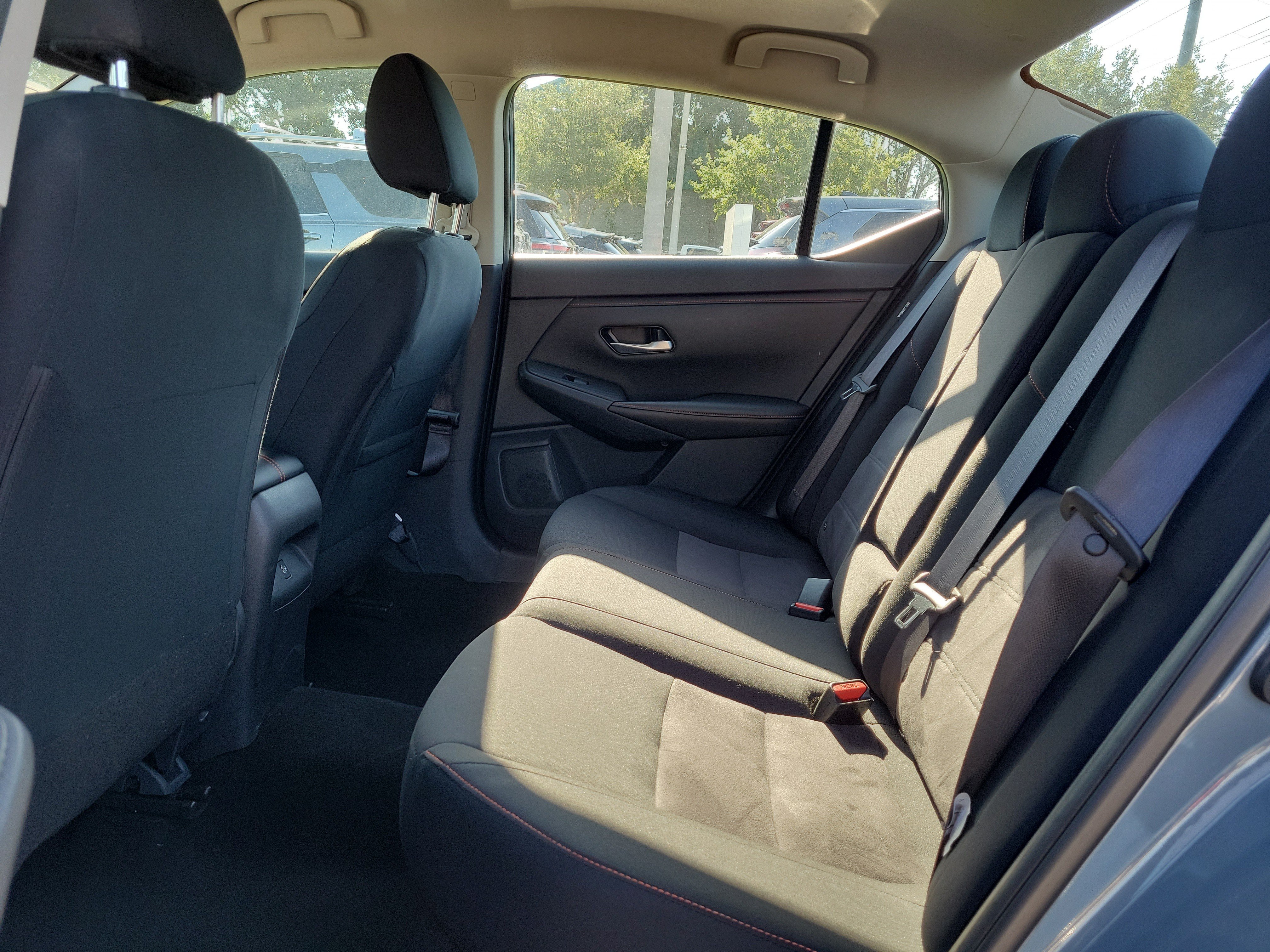Certified 2025 Nissan Sentra SR FWD image 18