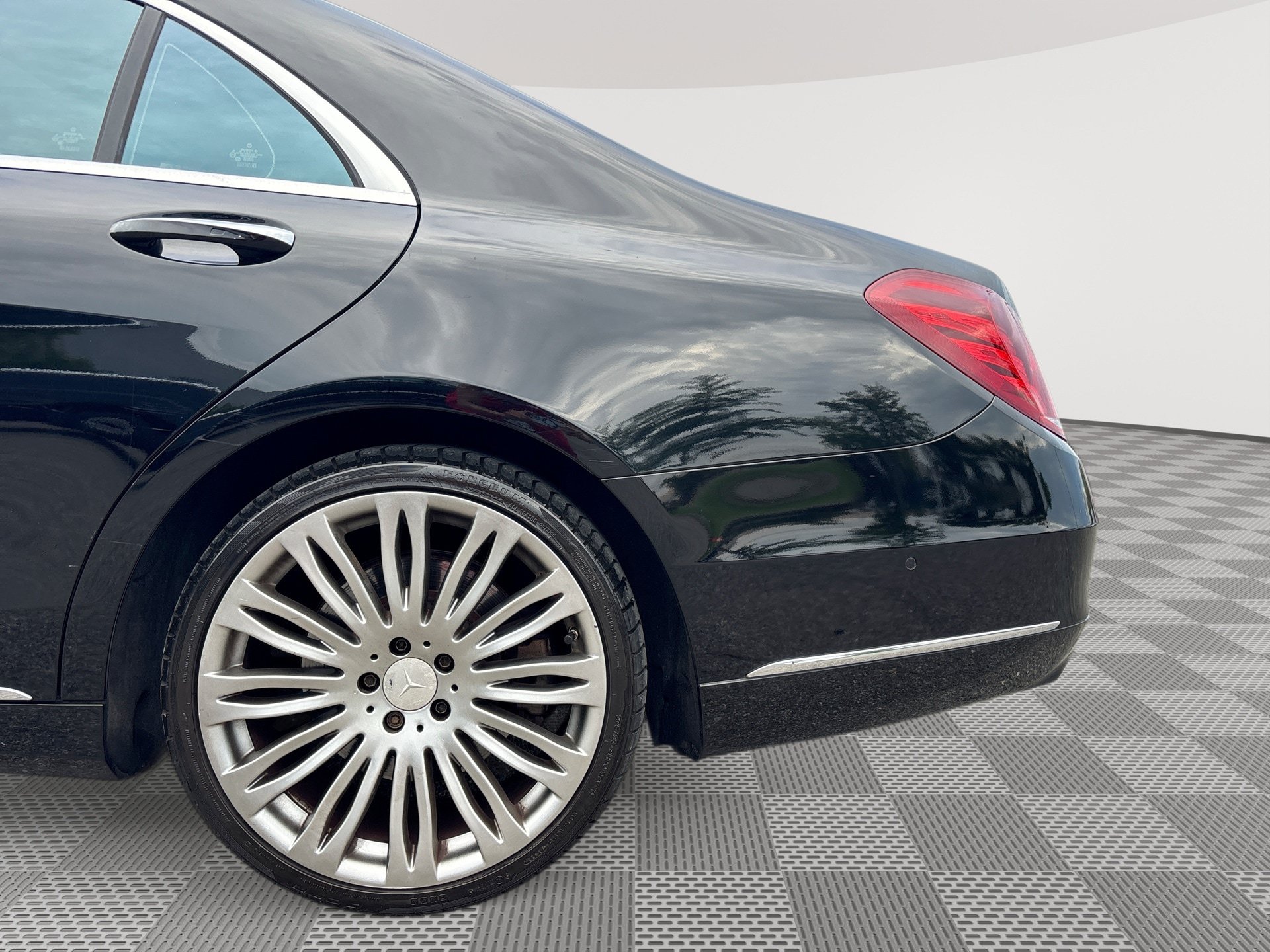 Used 2016 Mercedes-Benz S 550 Sedan image 29