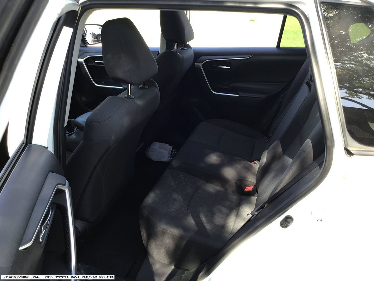 Used 2019 Toyota RAV4 XLE FWD image 8