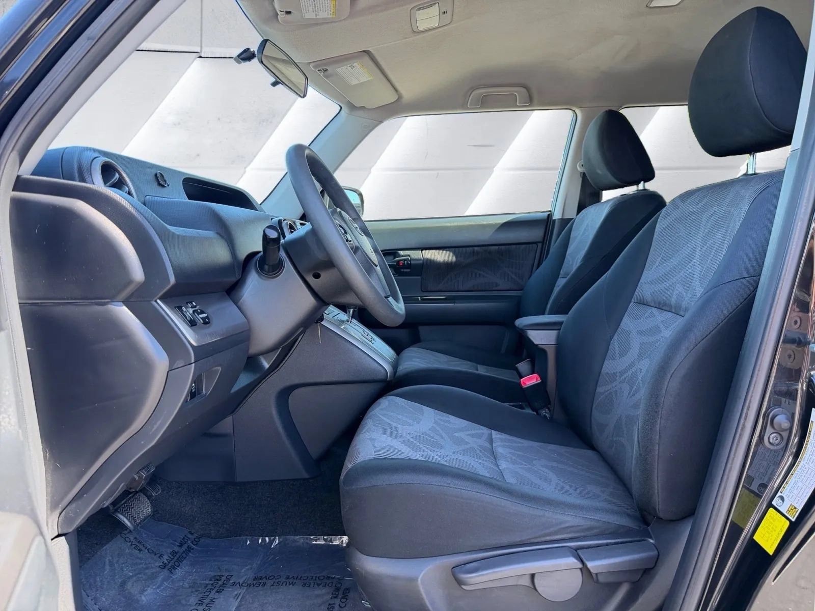 Used 2014 Scion xB FWD image 9