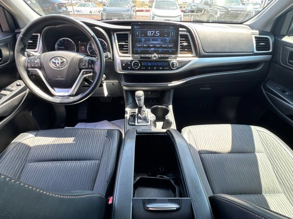 Certified 2019 Toyota Highlander Plus w/ Carpet Mat Package (TMS) AWD/4WD image 34