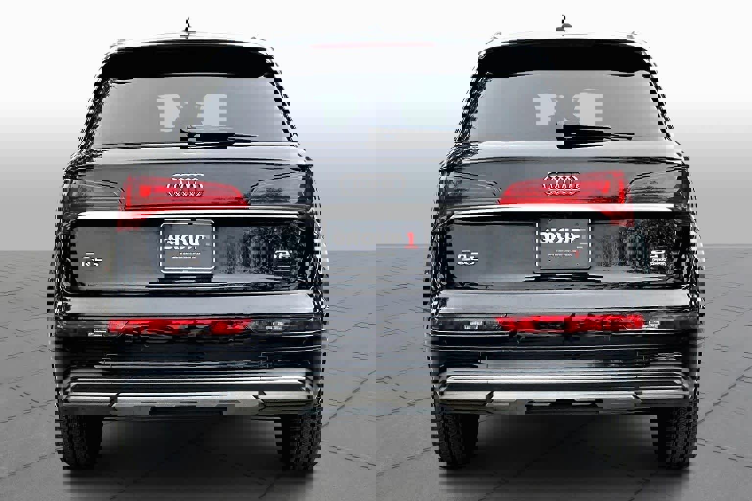 Used 2021 Audi Q5 Premium w/ Convenience Package image 5