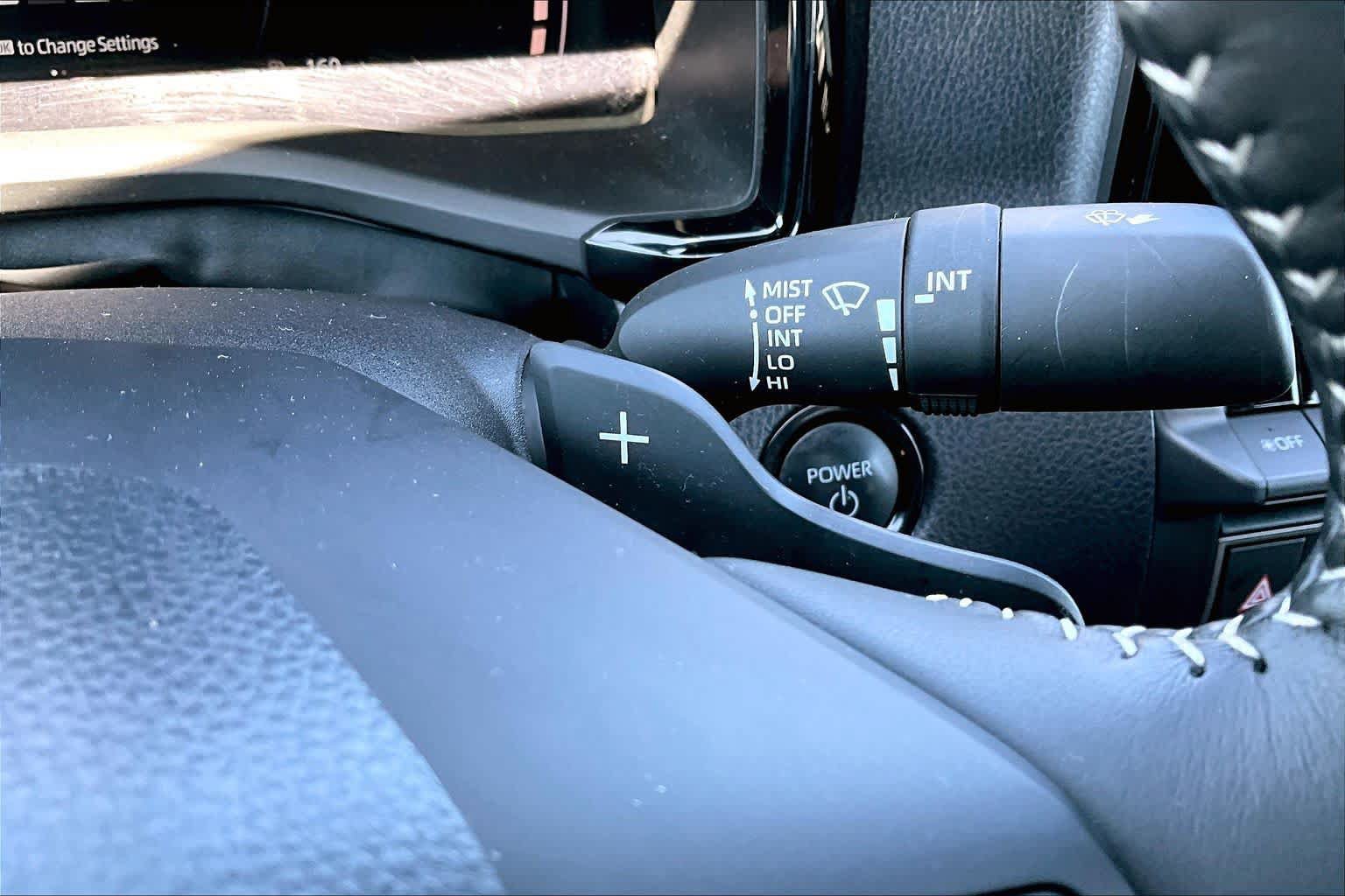 Used 2025 Toyota Camry SE FWD image 35