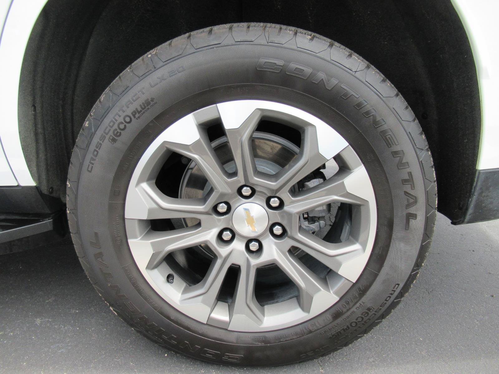 Certified 2025 Chevrolet Tahoe LS AWD/4WD image 8