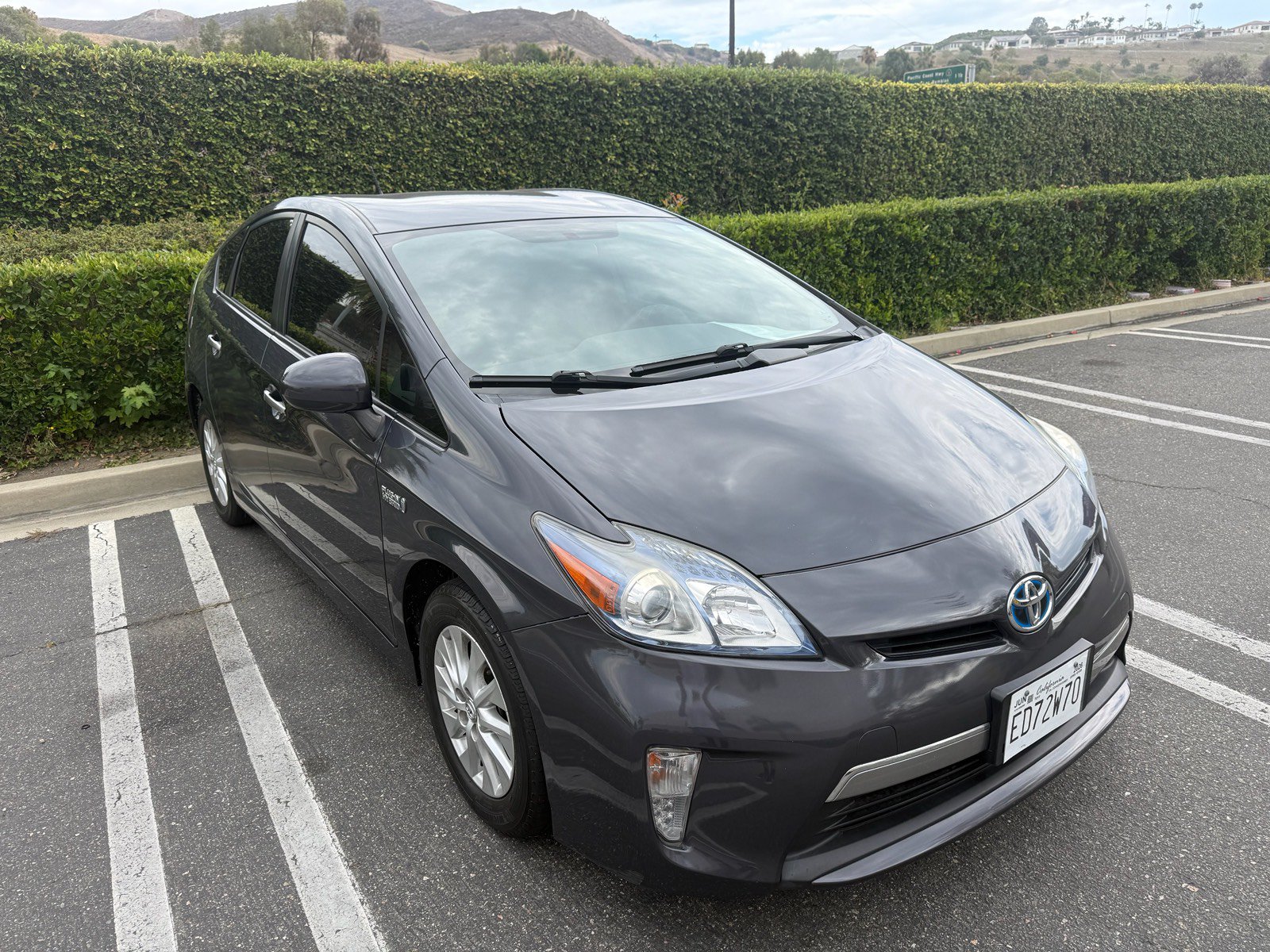 Used 2015 Toyota Prius Prime Plug-In Hybrid FWD image 3