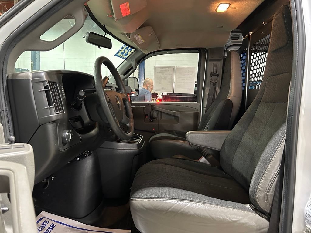 Used 2022 Chevrolet Express 2500 w/ Driver Convenience Package RWD image 16