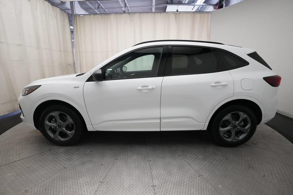 Used 2023 Ford Escape ST-Line w/ Tech Pack #1 AWD/4WD image 24