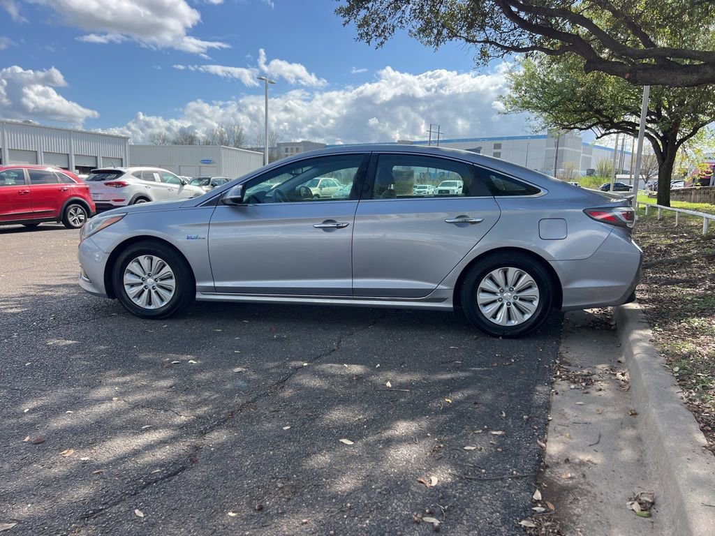 Used 2016 Hyundai Sonata SE image 4
