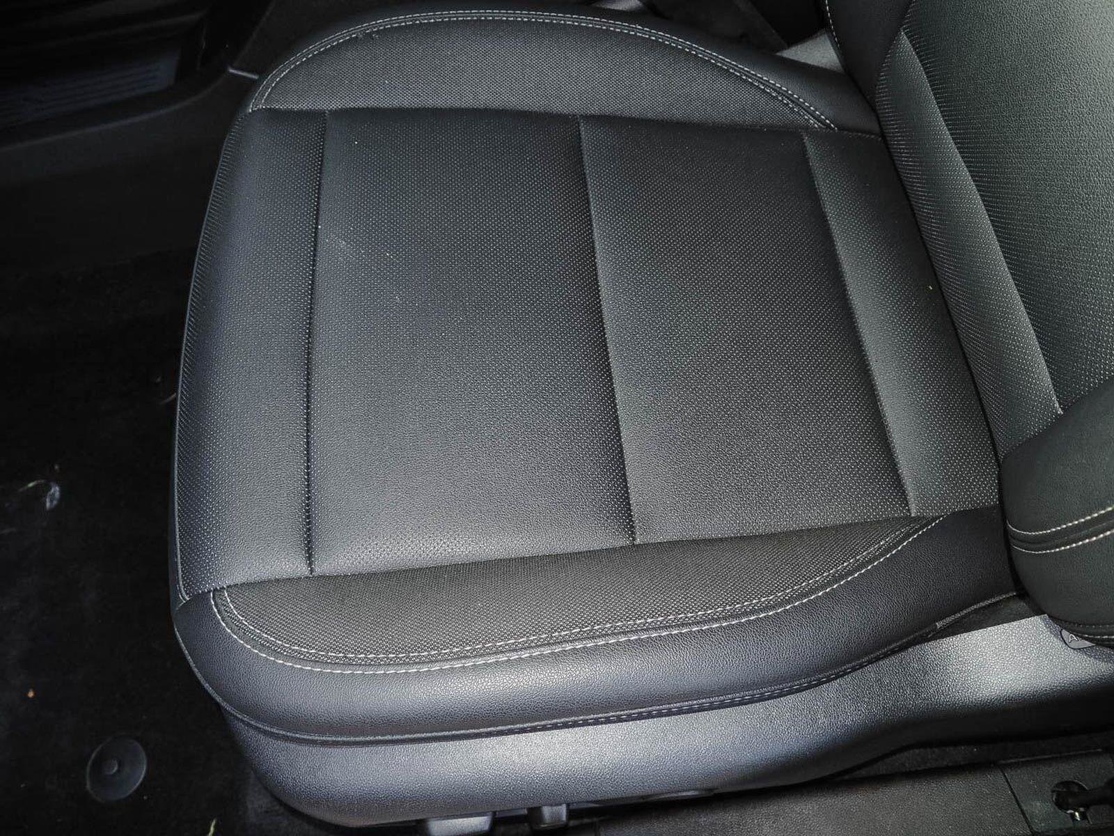 Certified 2025 Chevrolet Equinox EV LT w/ Convenience Package FWD image 31
