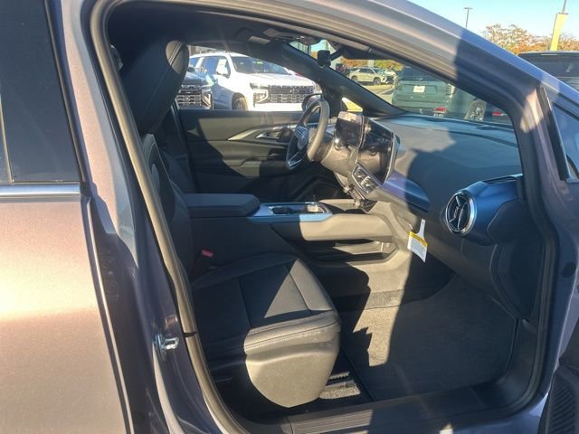 New 2026 Chevrolet Equinox EV LT image 32