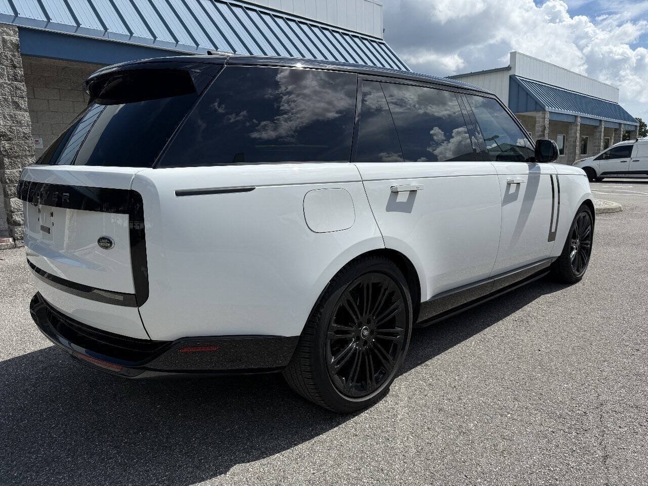 Used 2022 Land Rover Range Rover Long Wheelbase SE AWD/4WD image 7