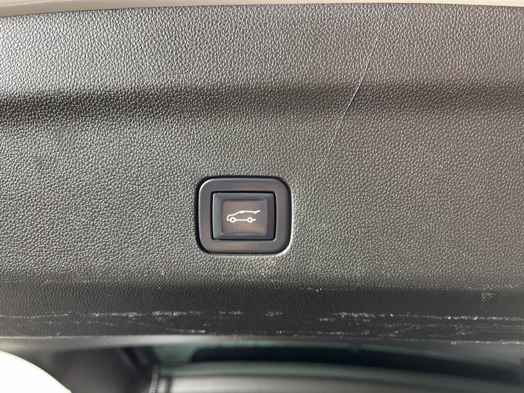Used 2022 Chevrolet Suburban Z71 AWD/4WD image 13