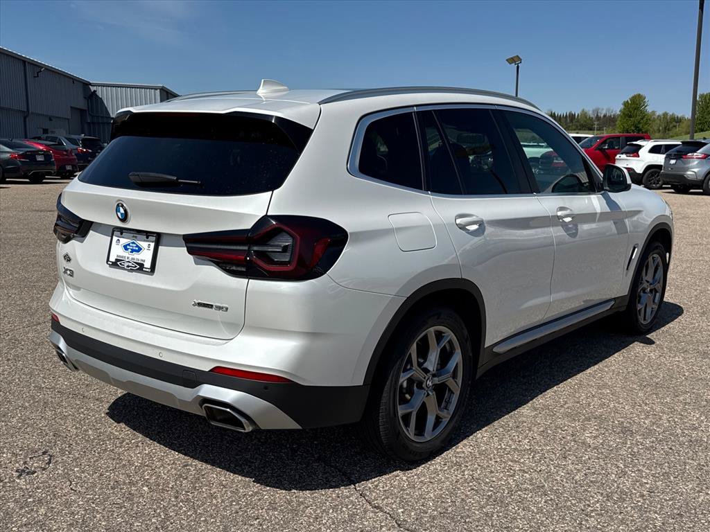 Used 2024 BMW X3 xDrive30i AWD/4WD image 4
