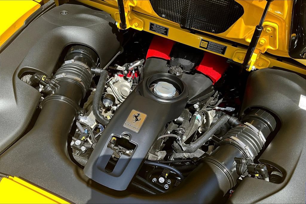 Used 2022 Ferrari F8 Tributo RWD image 25
