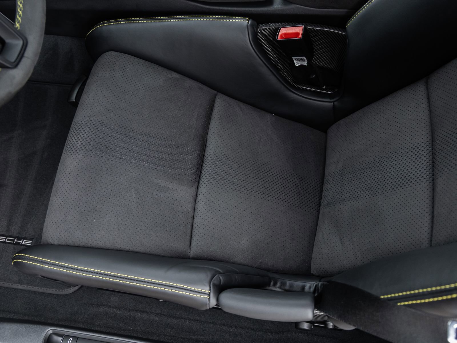 Certified 2025 Porsche 718 Cayman GT4 RS RWD image 44