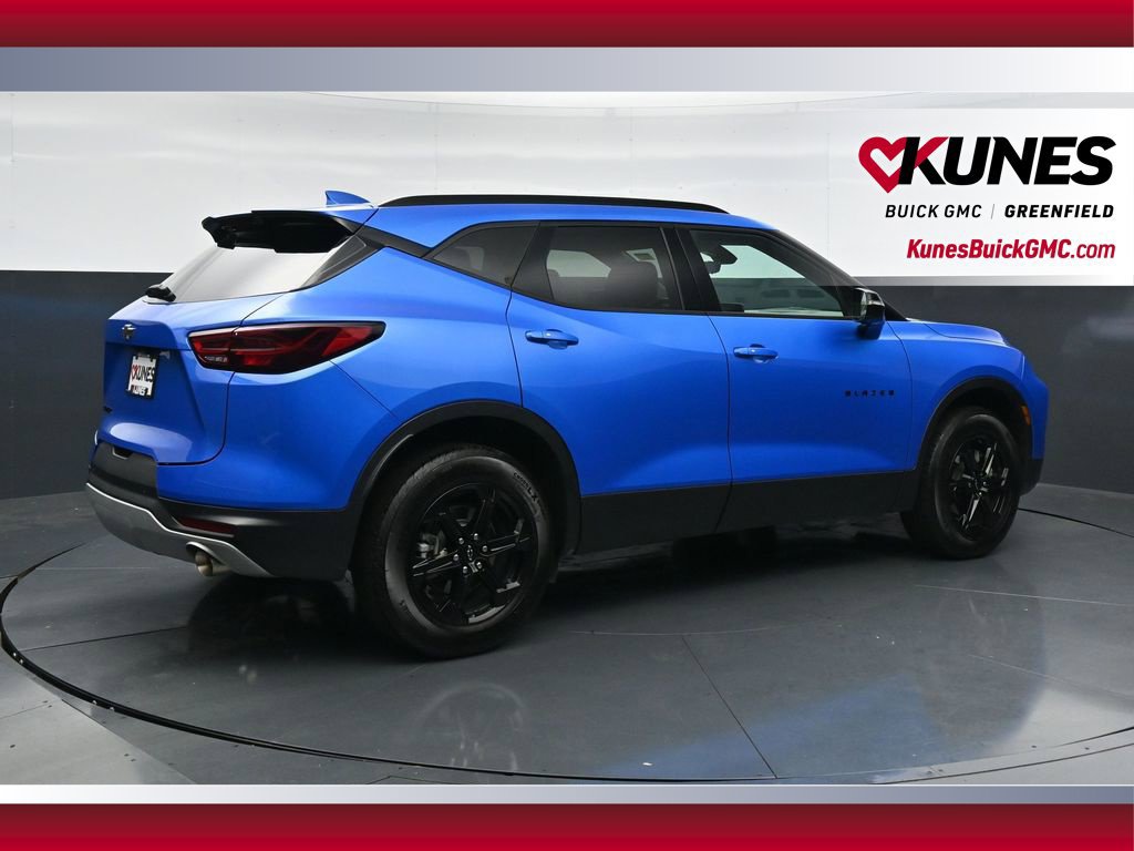 Used 2024 Chevrolet Blazer LT w/ Sound & Technology Package FWD image 4