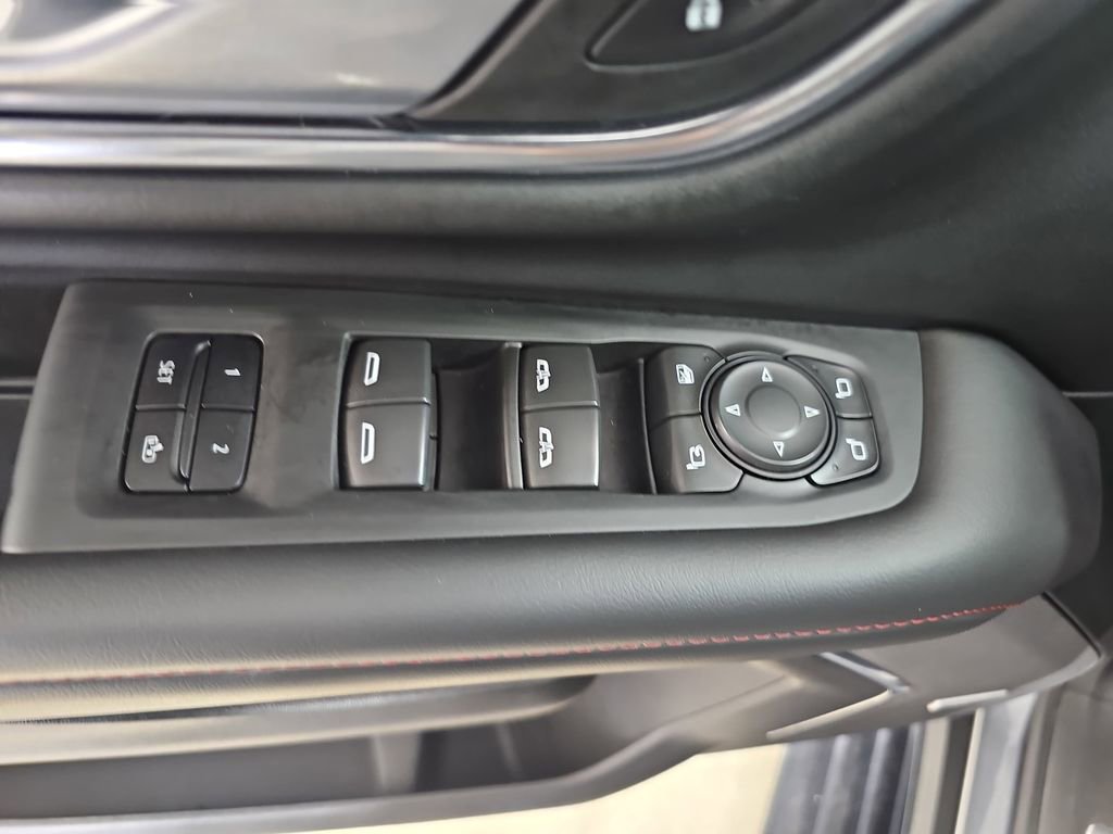Used 2022 Chevrolet Tahoe RST w/ Luxury Package AWD/4WD image 35