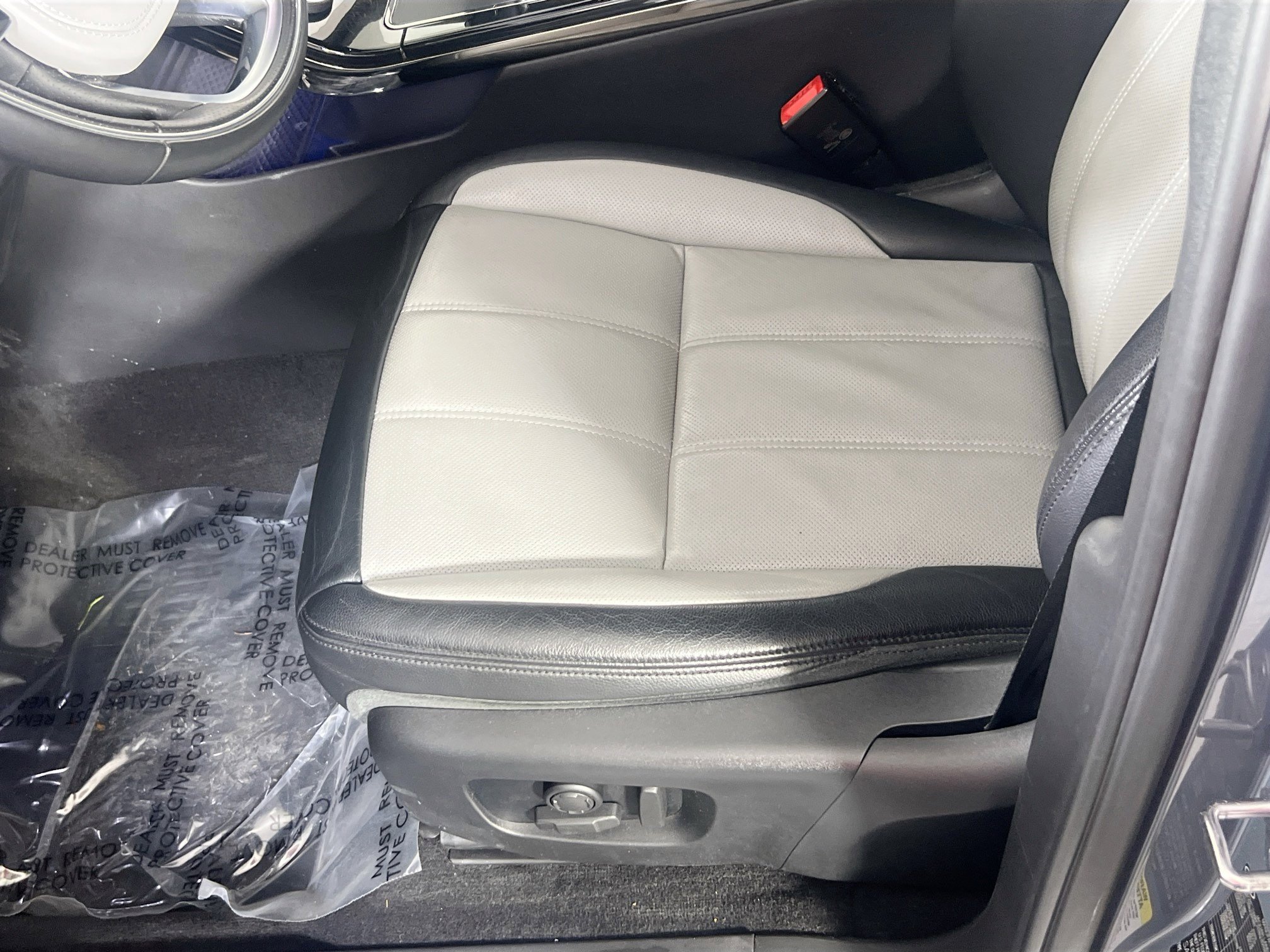 Used 2020 Land Rover Range Rover Evoque First Edition image 20