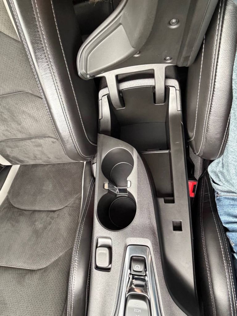 Used 2020 Chevrolet Camaro SS RWD image 12