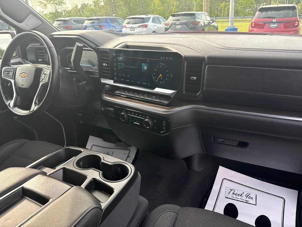 Used 2025 Chevrolet Silverado 1500 LT AWD/4WD image 39