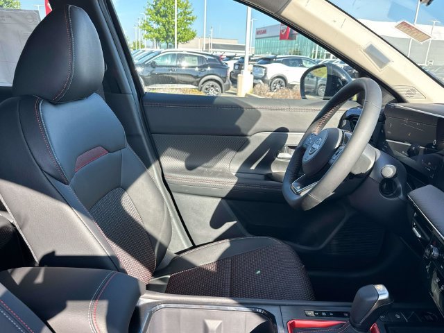 New 2027 Nissan Kicks SR FWD image 13